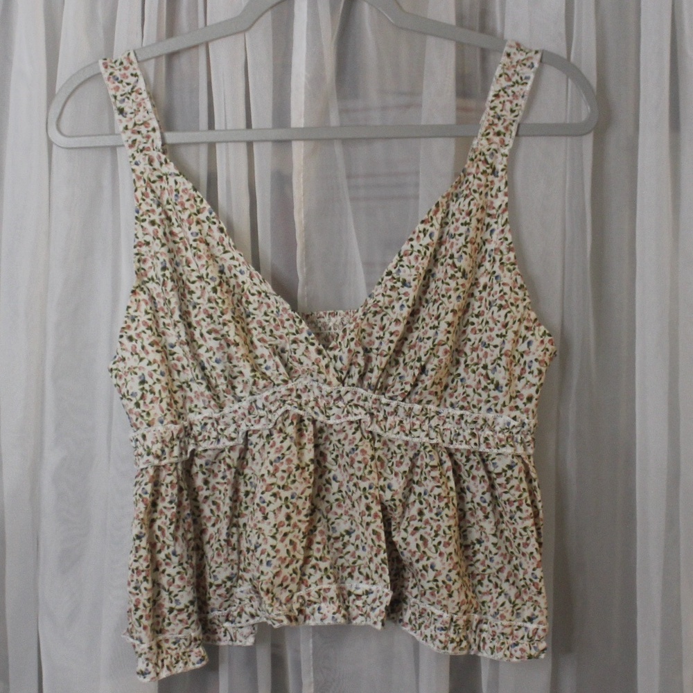 Women's unbranded Boho Style, Flowy, Cream Floral Sleeveless Cropped Top